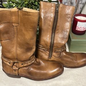 Excellent used Bed/Stu Boots